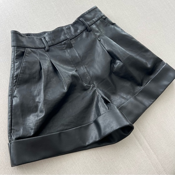 ARITZIA Wilfred Labyrinth Cuffed Faux Leather Shorts - Picture 12 of 15